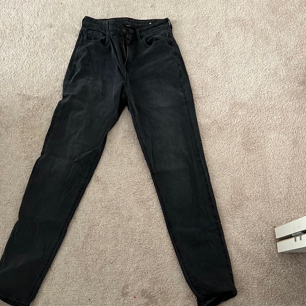 Solid Black Jeans American Eagle; Mom Jeans